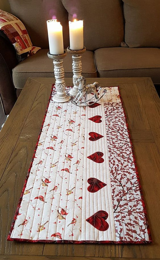 Heart CLA21112344 Quilted Table Runner