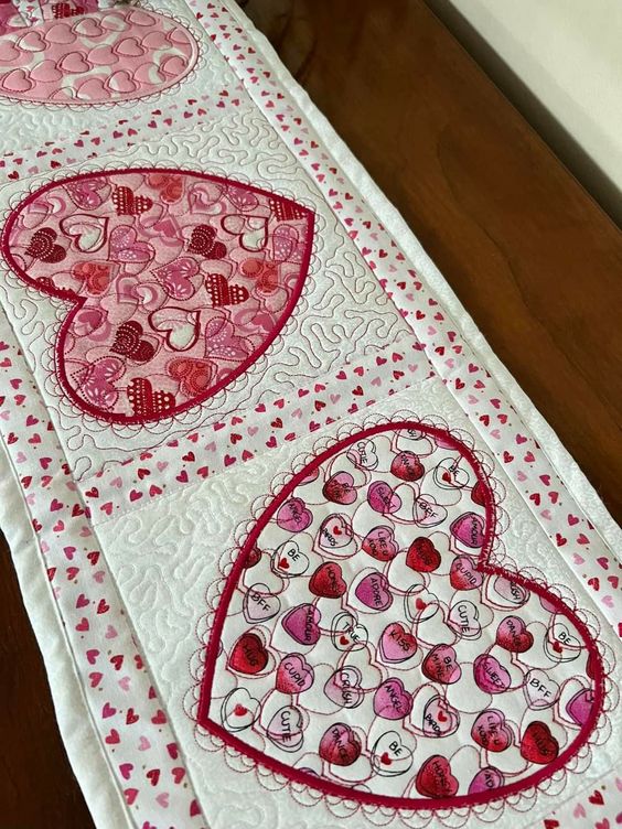 Heart CLA140324052 Quilted Table Runner