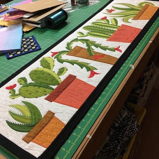 Cactus CLA261223065 Quilted Table Runner