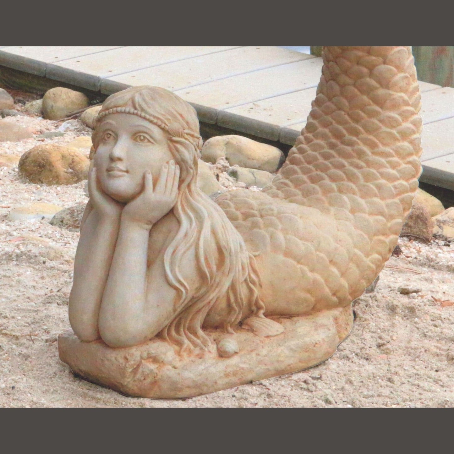 Mermaid 1-Piece Concrete Bird Bath