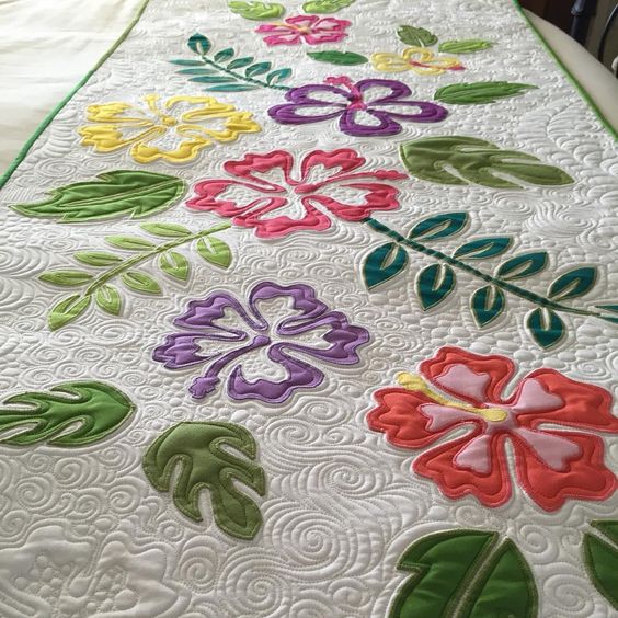 Flower CLDY180624046 Quilted Table Runner