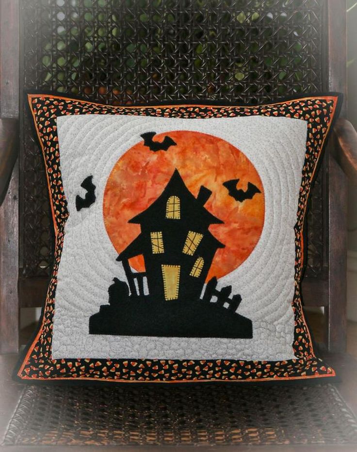 Halloween House CLA080424125 Quilted Pillow Case