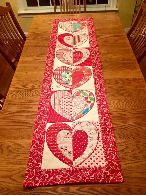 Heart CLA130324178 Quilted Table Runner