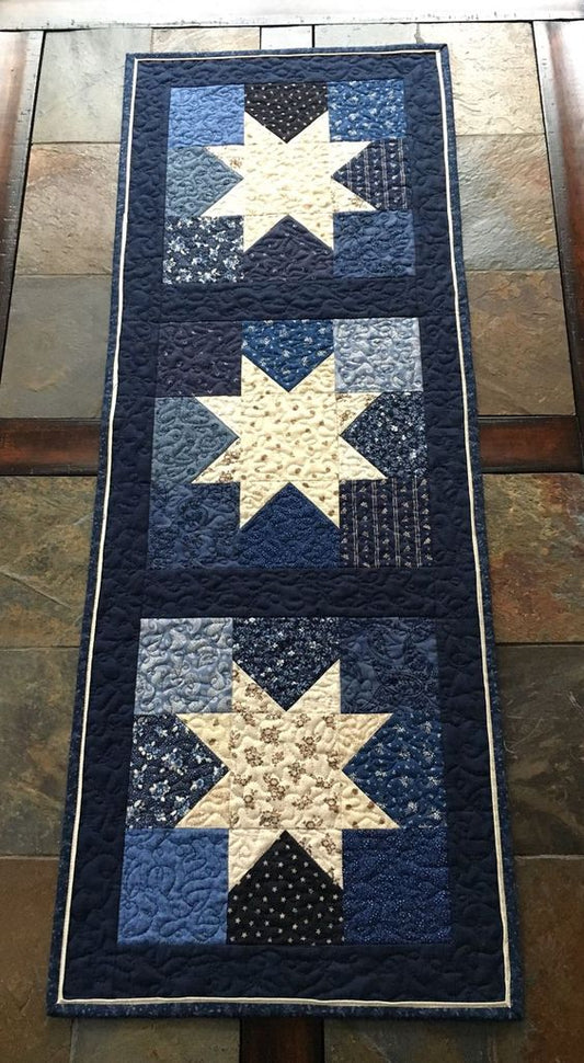 Star CLA261223059 Quilted Table Runner