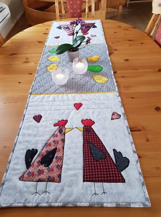 Chicken CLA060123049 Quilted Table Runner