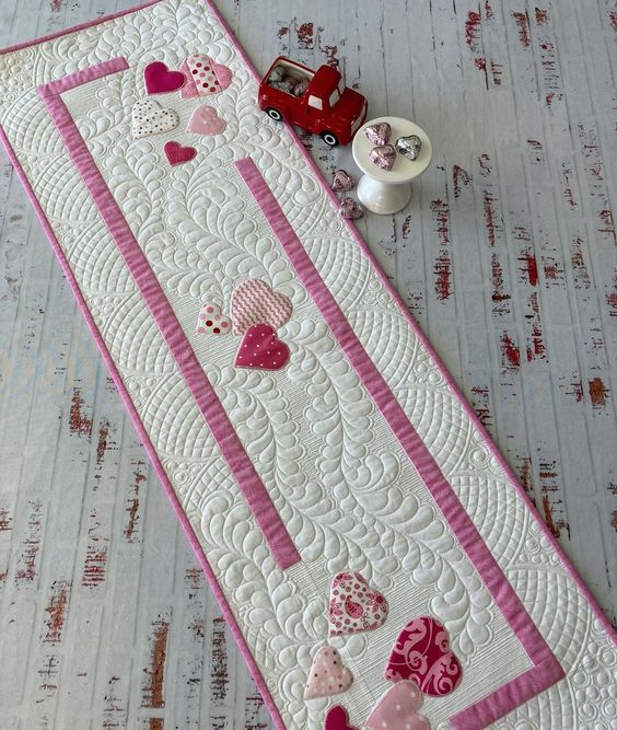 Heart CLA140324054 Quilted Table Runner