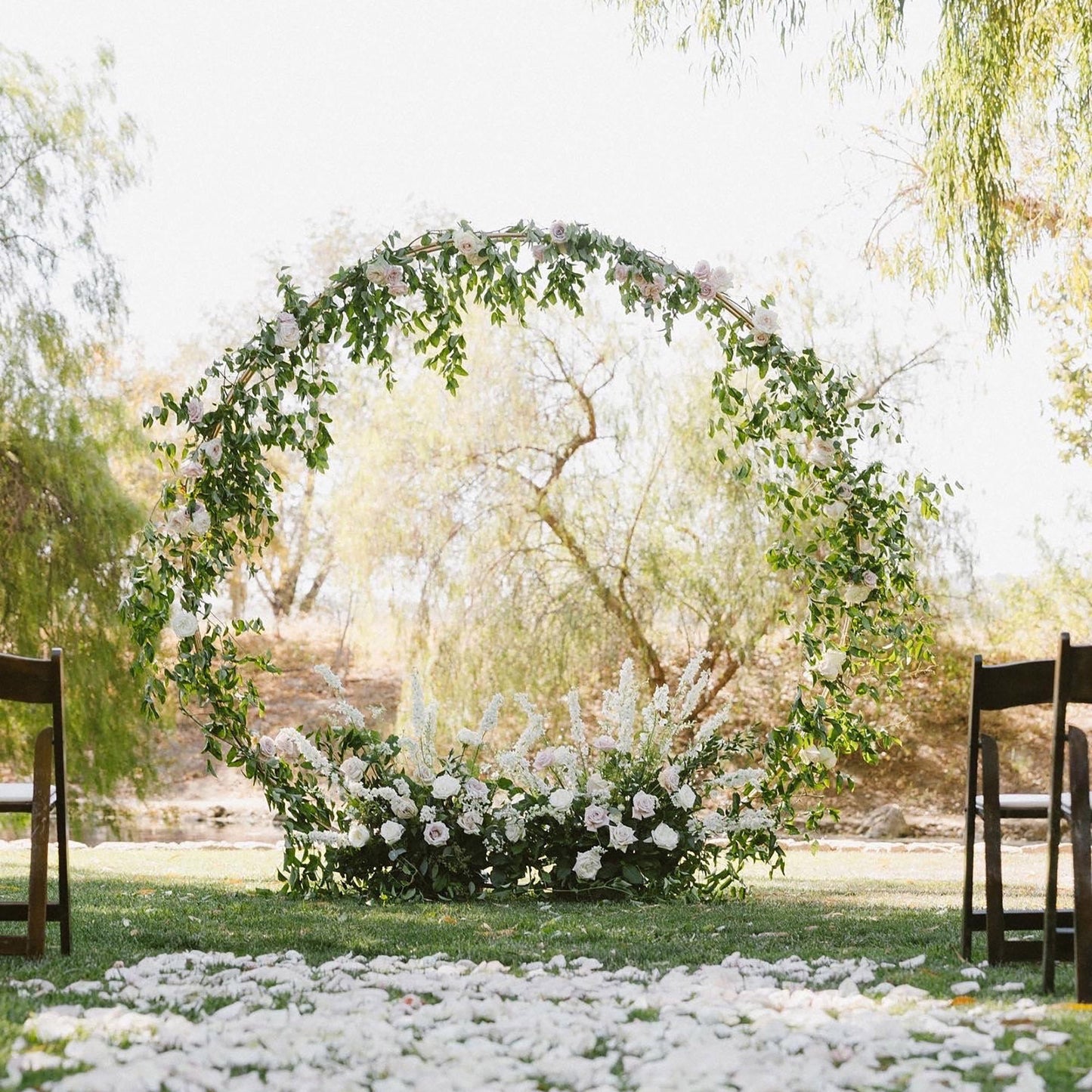 Flowers Extra Stable Multi-size Shiny Metal Wedding Arch Double Ring Round Circle Customizable Hoop Floral Wheel Bridal Outdoor Backdrop Stand Idea