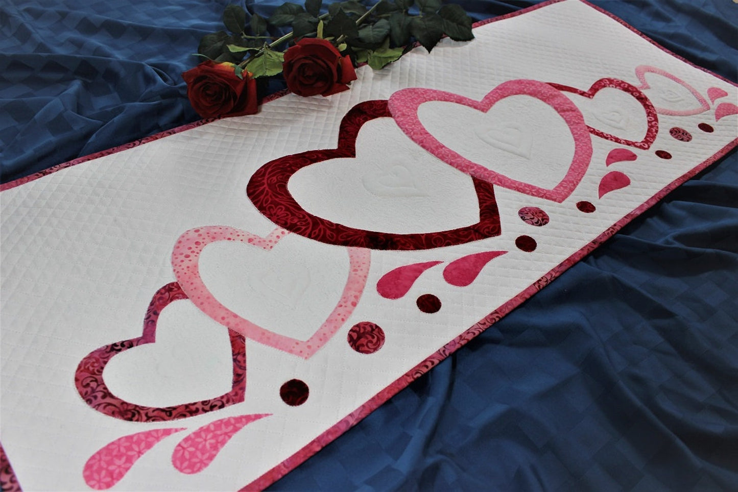 Heart CLA150324119 Quilted Table Runner