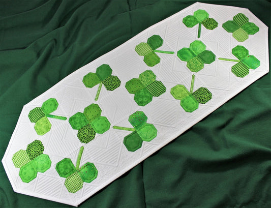 Shamrock CLA150324123 Quilted Table Runner