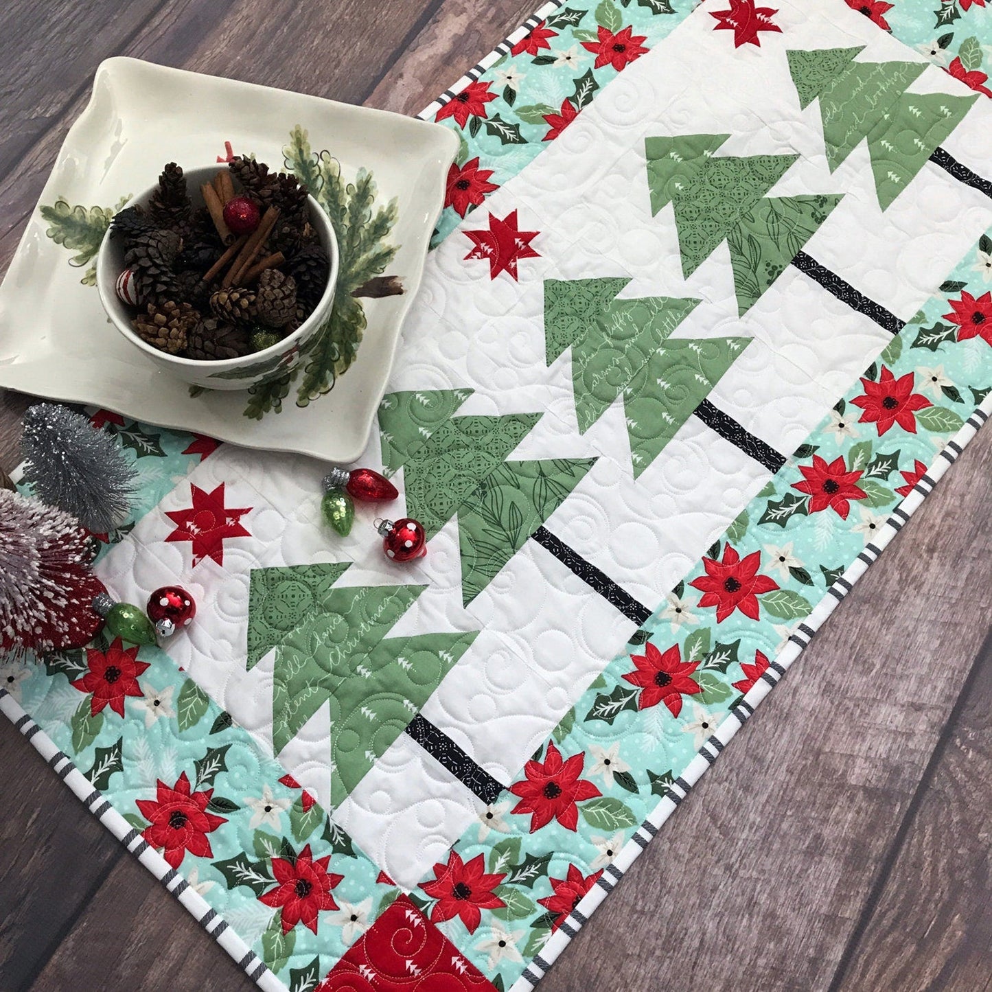 Christmas Tree CLA140324023 Quilted Table Runner