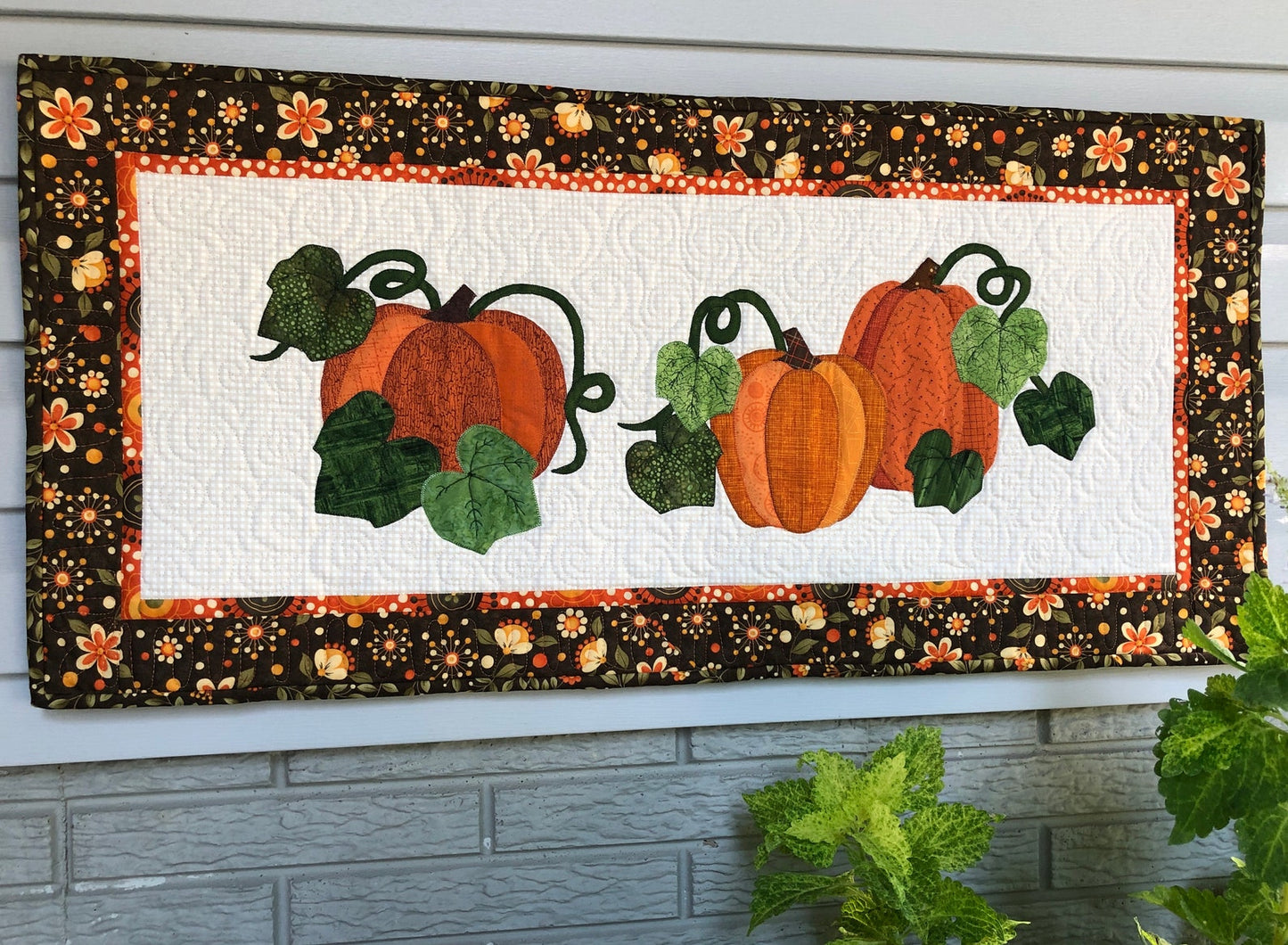 Pumpkin CLA140324028 Quilted Table Runner