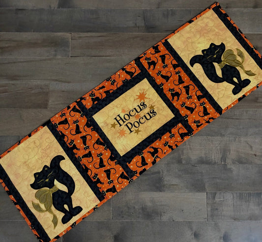 Halloween Cat CLA150324057 Quilted Table Runner