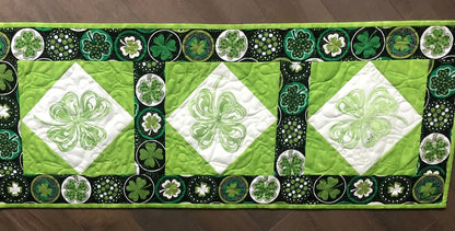 Shamrock CLA150324045 Quilted Table Runner