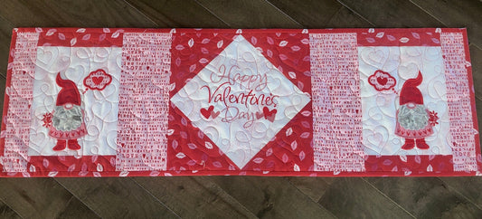 Valentine Gnome CLA150324047 Quilted Table Runner