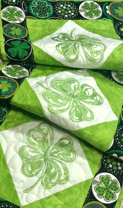 Shamrock CLA150324045 Quilted Table Runner