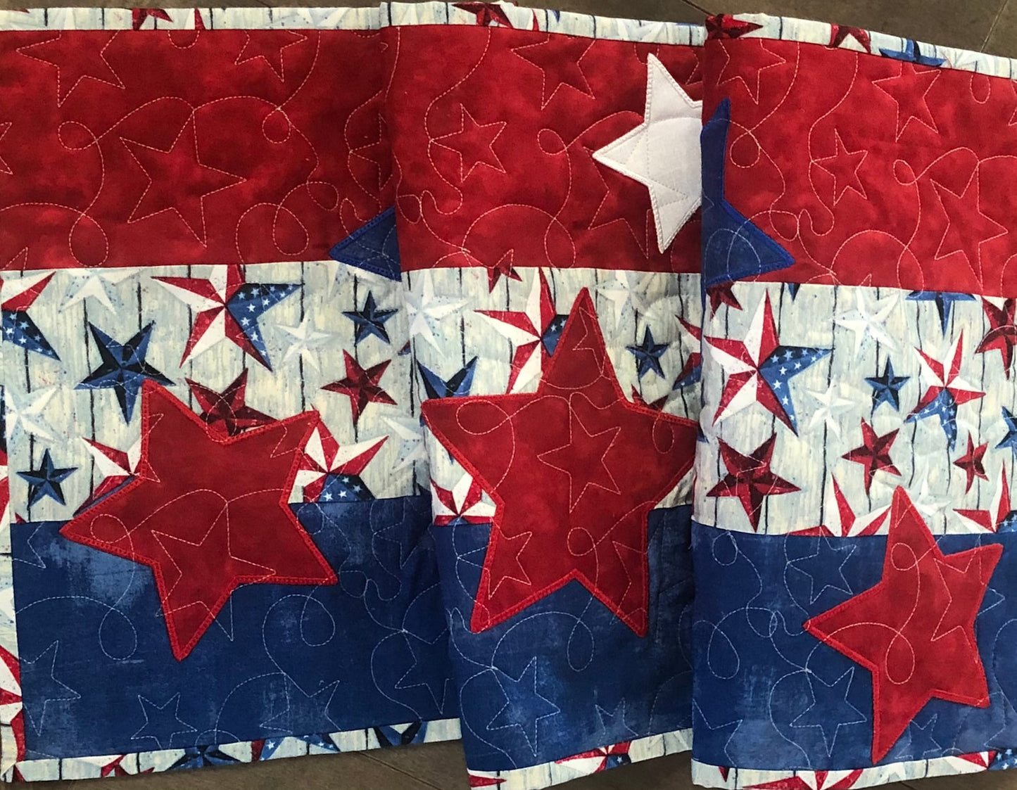 Patriotic Star CLA150324027 Quilted Table Runner