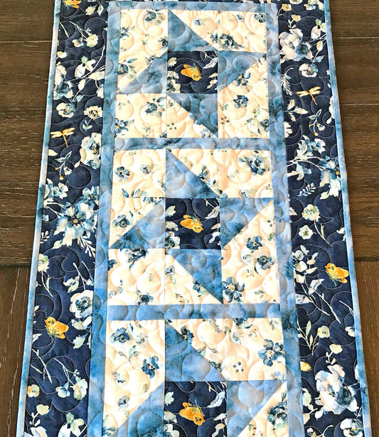 Flower Star CLA150324117 Quilted Table Runner