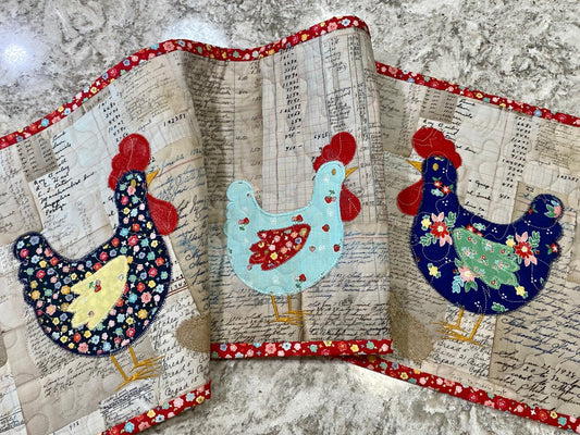 Chicken CLA140324195 Quilted Table Runner