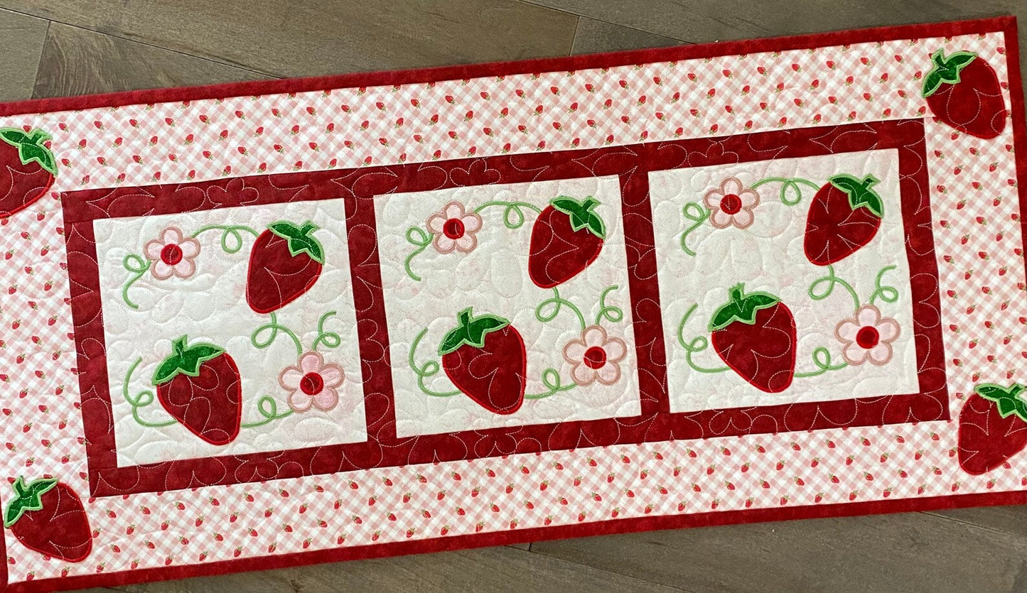 Strawberry CLA140324188 Quilted Table Runner