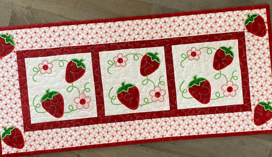 Strawberry CLA140324188 Quilted Table Runner