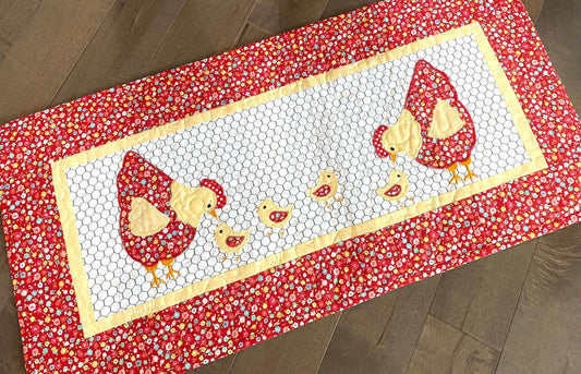 Chicken CLA140324190 Quilted Table Runner