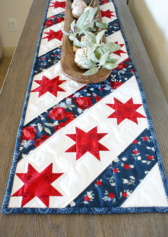 Patriotic Star CLDY040724165 Quilted Table Runner