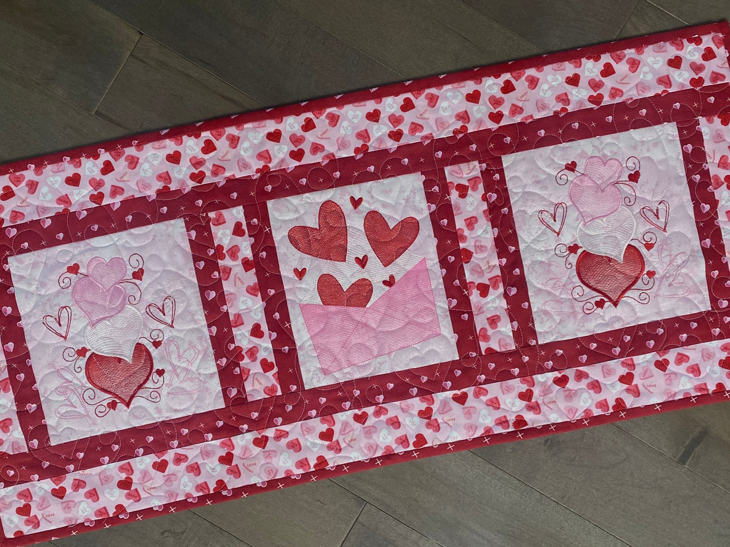 Valentine's Day CLA140324109 Quilted Table Runner