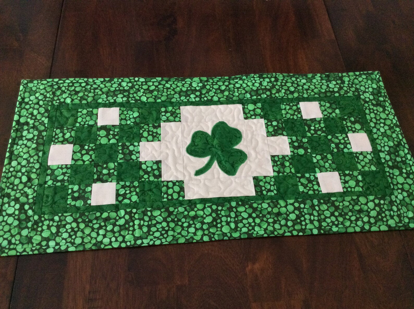 Shamrock CLA240424005 Quilted Table Runner