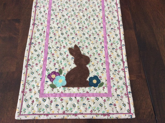 Bunny CLA140324165 Quilted Table Runner