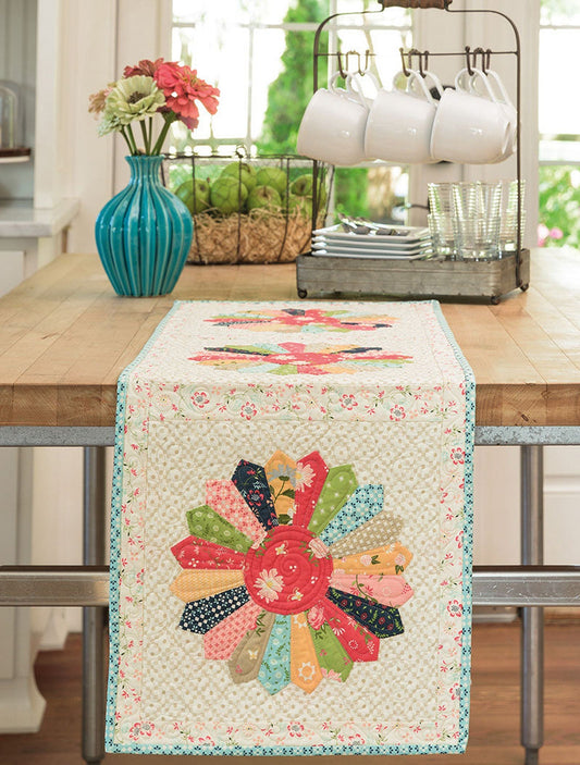 Dresden Flower CLA150324103 Quilted Table Runner