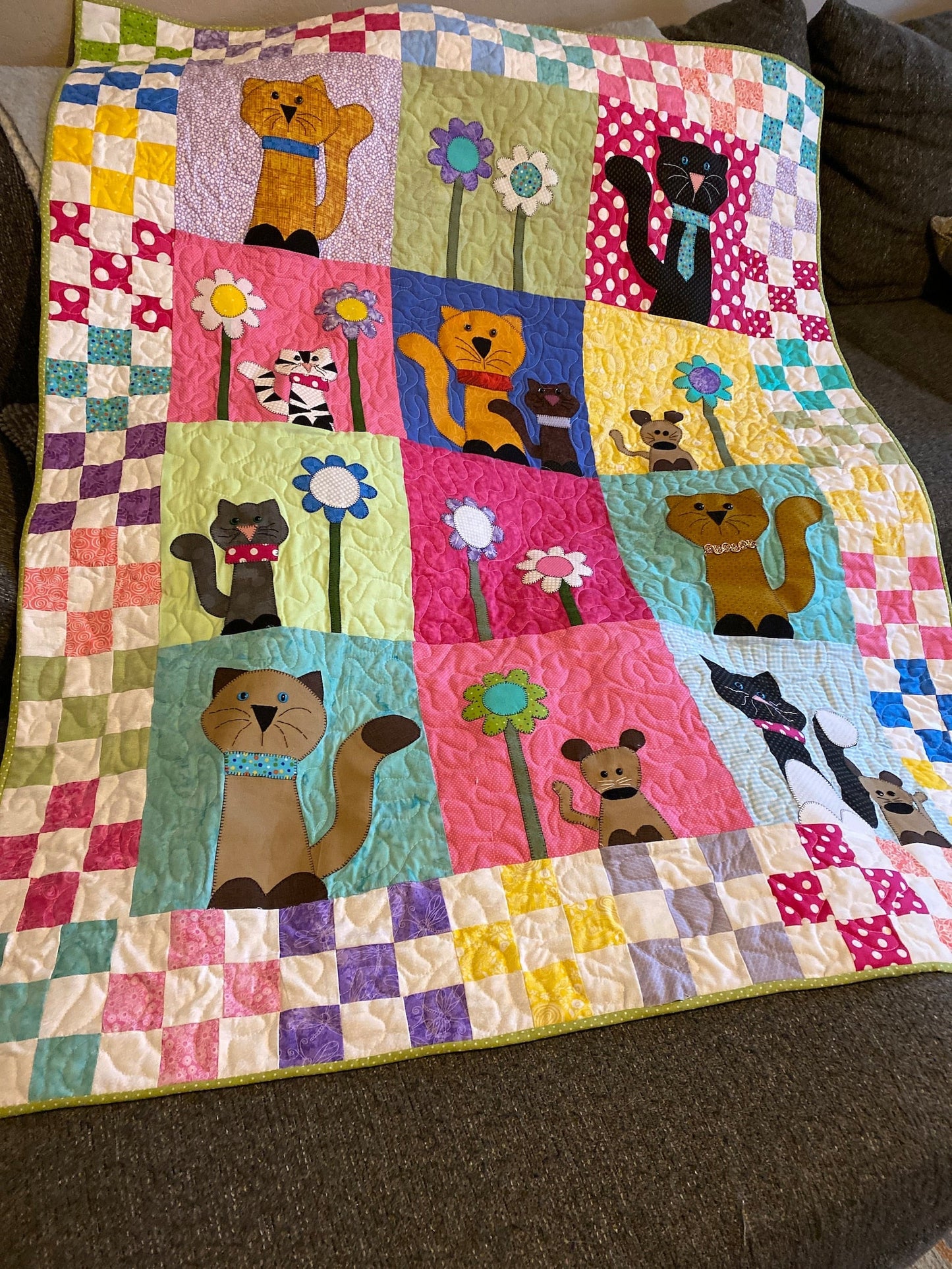 Cat CLA120324060 Quilt Blanket