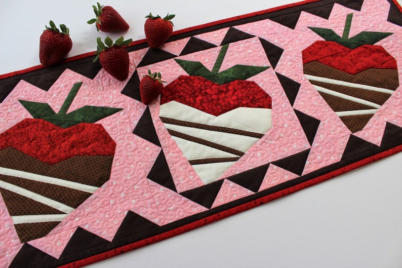 Chocolate Strawberry CLDY180624083 Quilted Table Runner