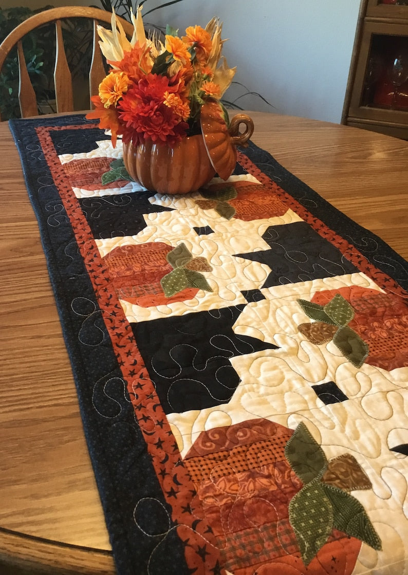 Pumpkin Cat CLDY180624061 Quilted Table Runner