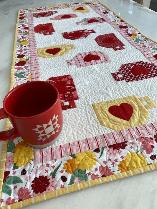 Heart Cup CLDY180624070 Quilted Table Runner