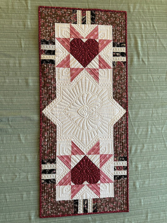 Heart CLDY180624067 Quilted Table Runner