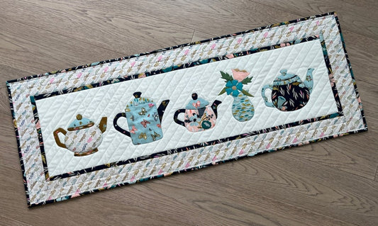 Tea Pot CLDY040724171 Quilted Table Runner