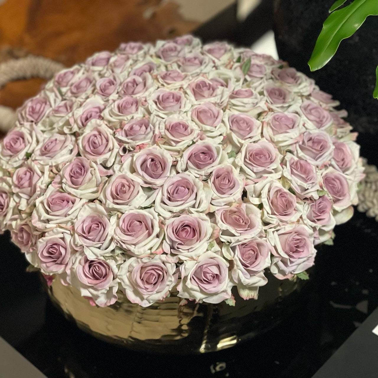 Large Roberi with Roses