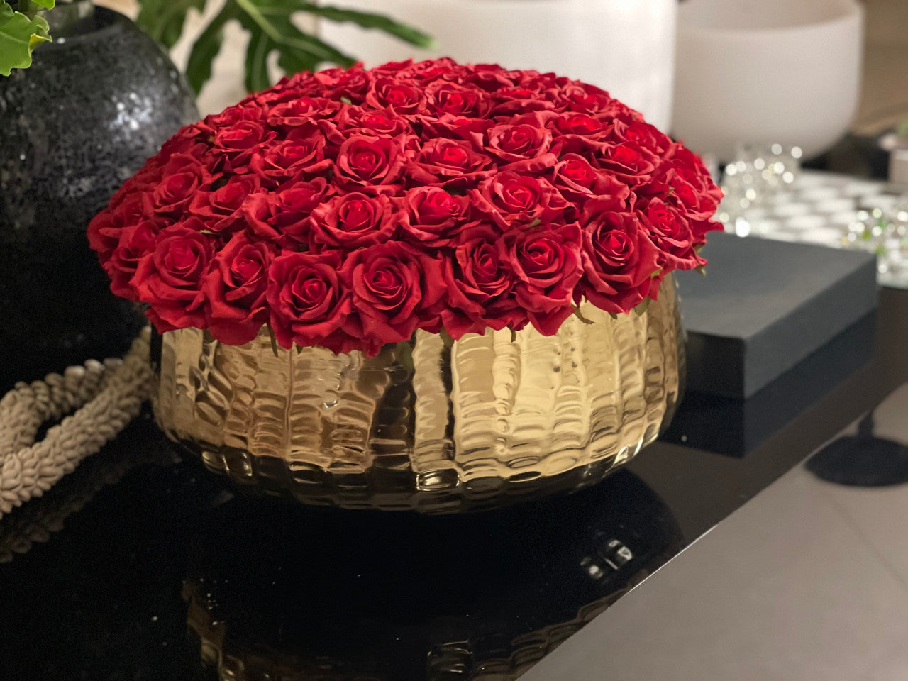 Large Roberi with Roses