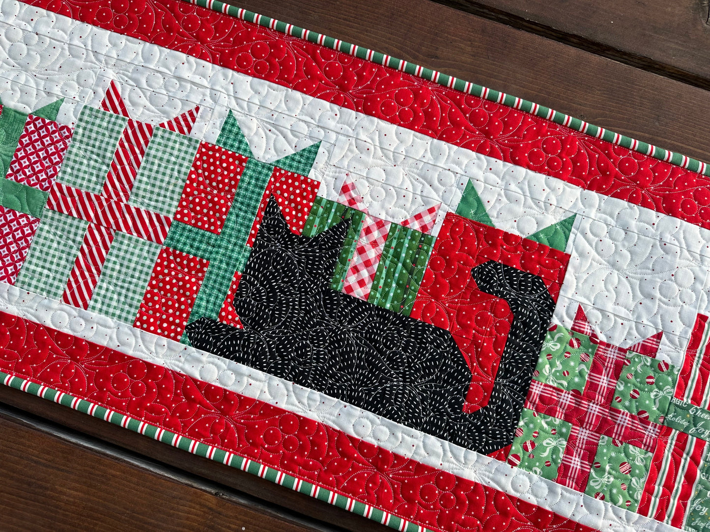 Christmas Cat CLDY180624041 Quilted Table Runner